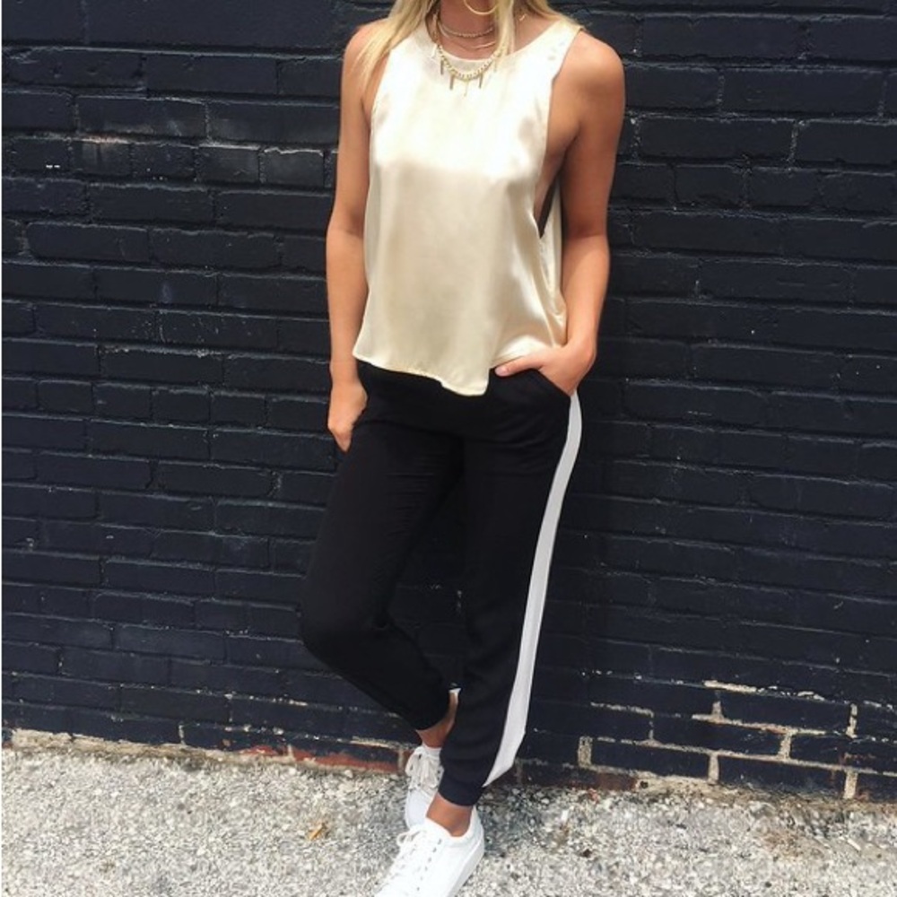 Joah brown lazy day Silk Top